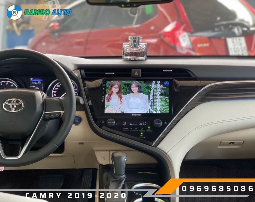 Man-hinh-android-Toyota-Camry-2019-2020-5